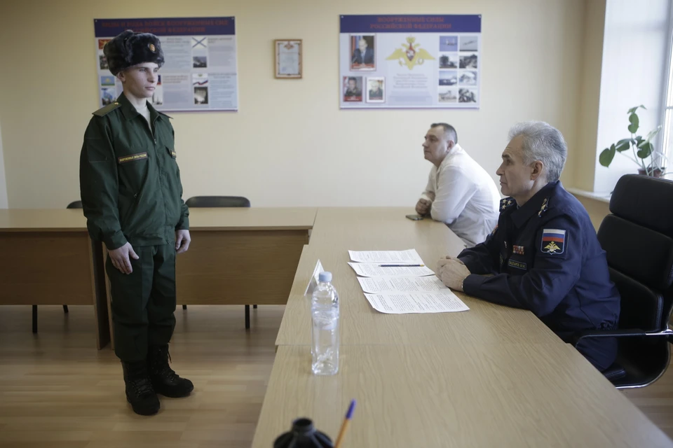 Контрактников набирают для службы в Чечне.