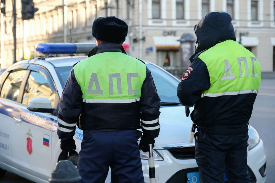 В аварии разбираются сотрудники полиции