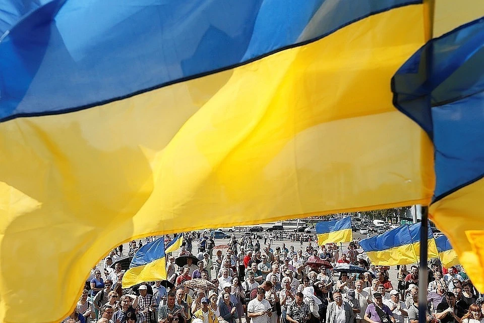 «Слава Украине»: Украинская армия не откажется от приветствия бандеровцев