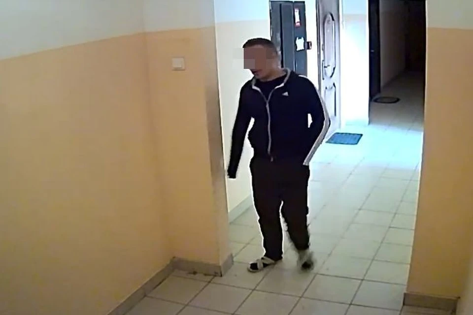 Сосед в сланцах дергал за все ручки дверей. Фото: стоп-кадр