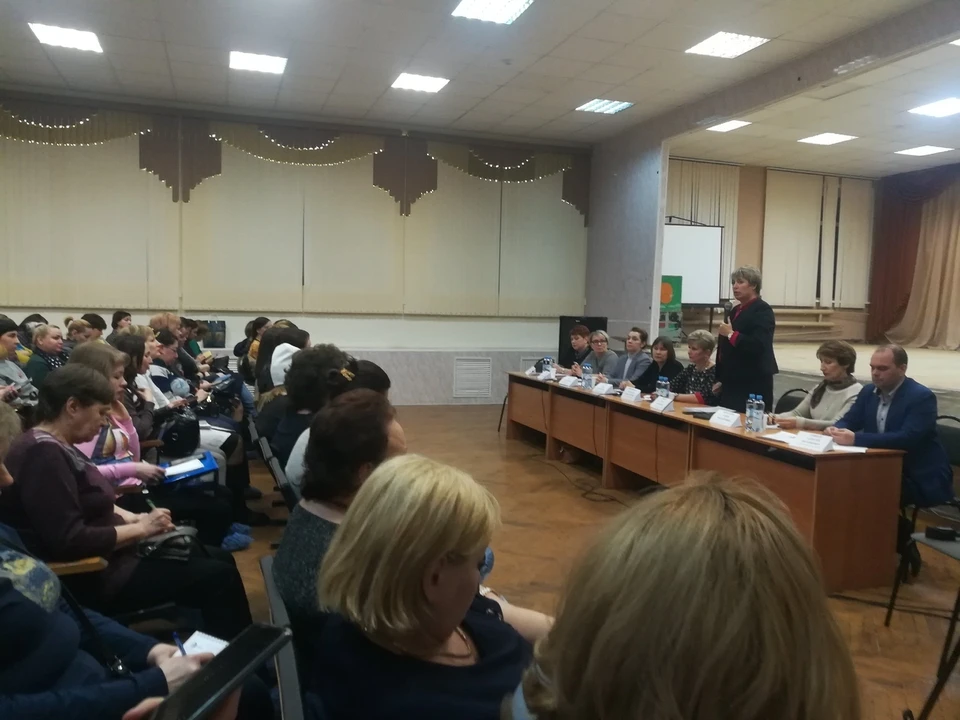 На собрание пришли много негодующих родителей