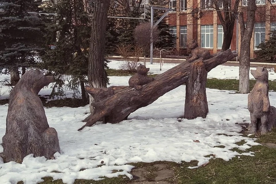 В Луганске тепло растопит последний снег, а ветер снова будет валить деревья и столбы. Фото: instagram.com/lugtravel