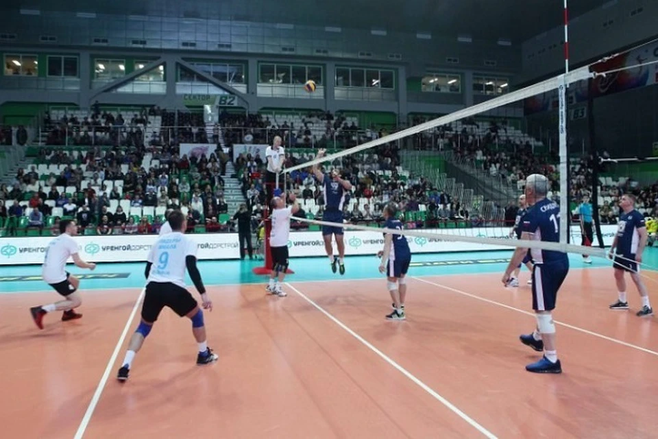 В Новом Уренгое стартовал благотворительный турнир по волейболу Фото: newurengoy.ru