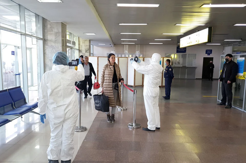 Медики проверяют всех прилетающих в аэропорт «Манас».