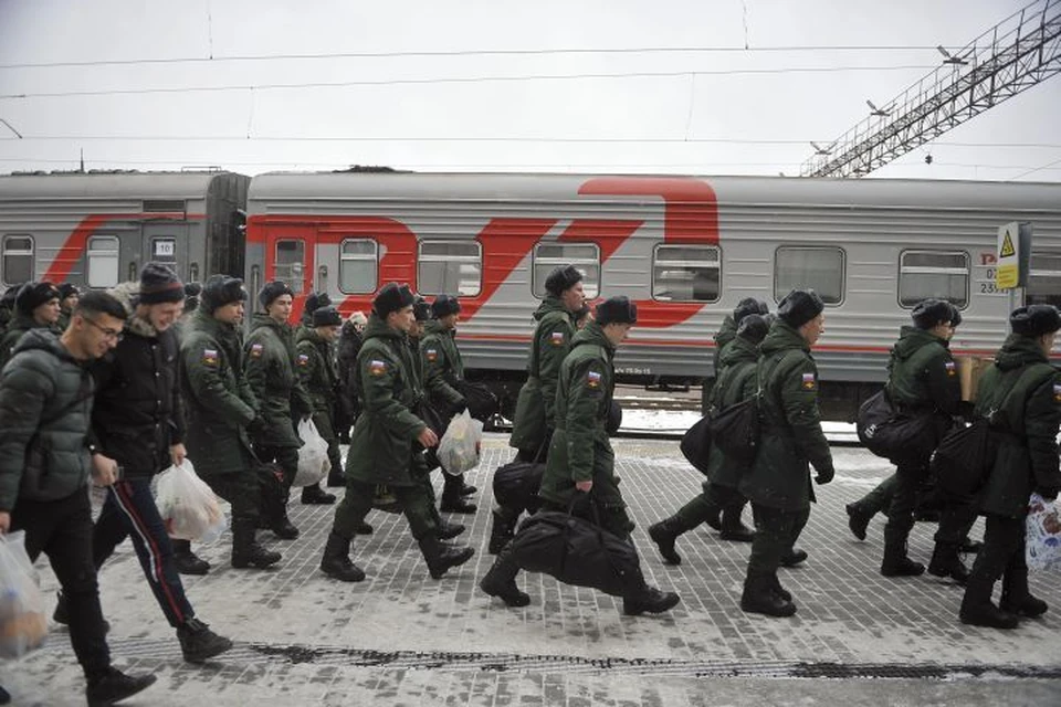 Всего из Екатеринбурга за время осеннего призыва было отправлено на службу в армию 1011 человек.