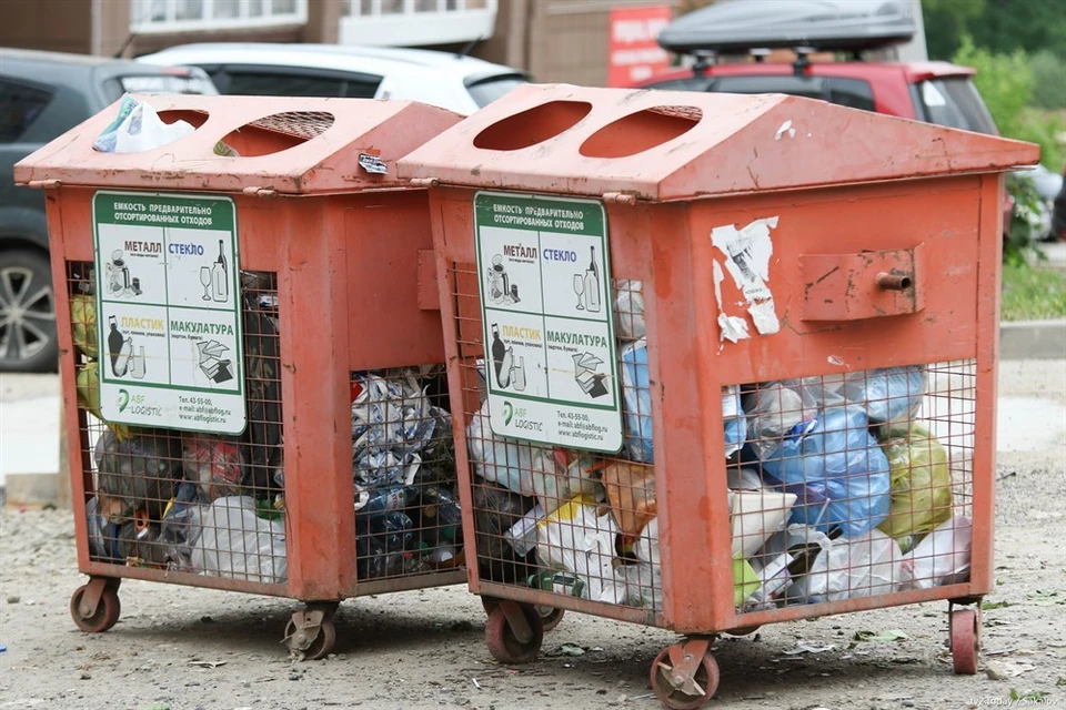 Рейтинг рейтингом, но контейнеры для раздельного сбора отходов зачастую стоят переполненными