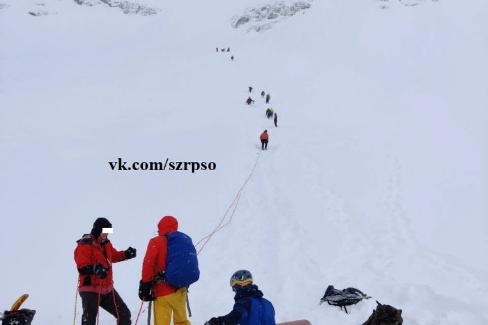 Лавина накрыла трех альпинистов из Санкт-Петербурга. Фото: РПСО по Северо-Западу