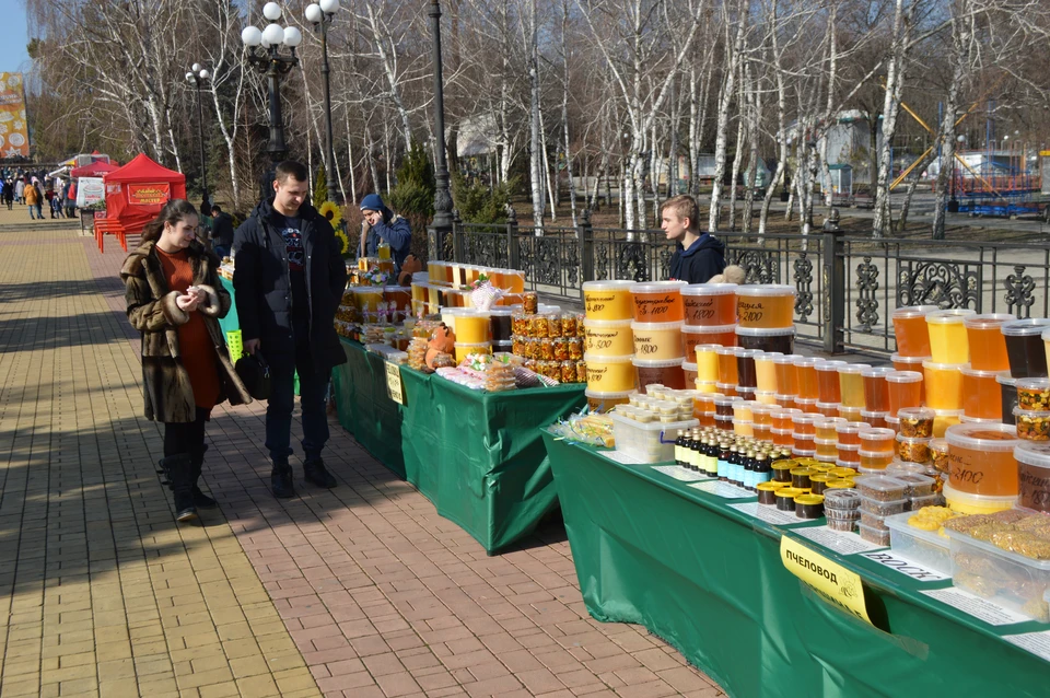 В Донецке мед продают и в парке Щербакова