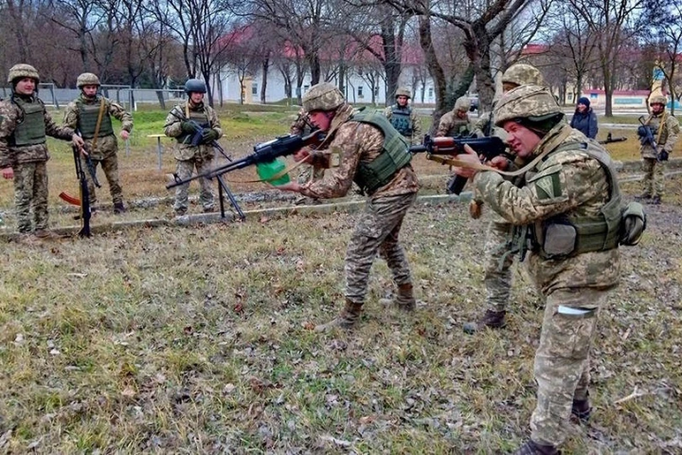 Киевских силовиков готовили иностранные инструкторы. Фото: rusdozor.ru