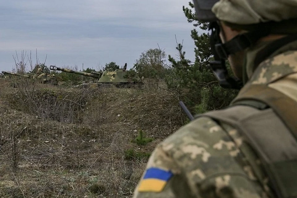 Украина продолжает стрелять по республикам Донбасса. Фото: warfiles.ru