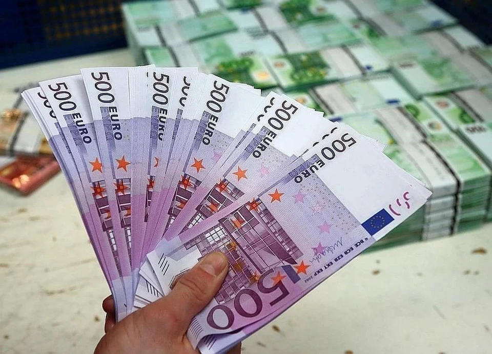 Во вторник евро потеряет 0,315 рублей