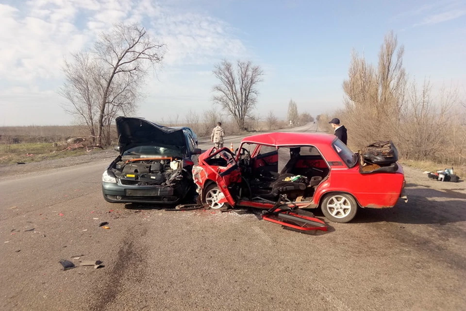 В аварии под Новоазовском пострадали трое взрослых и двое детей. Фото: ГАИ МВД ДНР