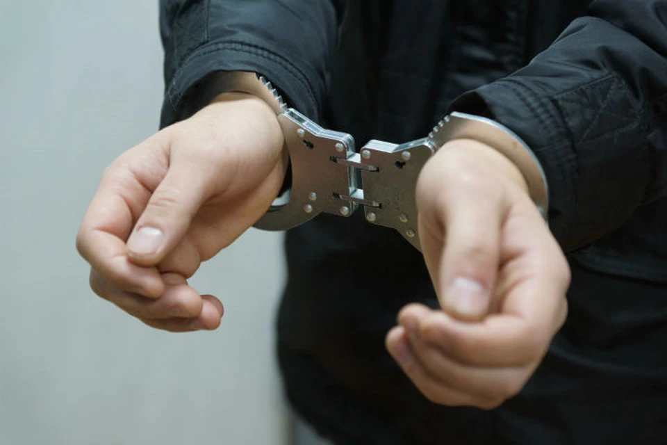 Мужчину задержали, когда он пытался избавиться от орудия преступления