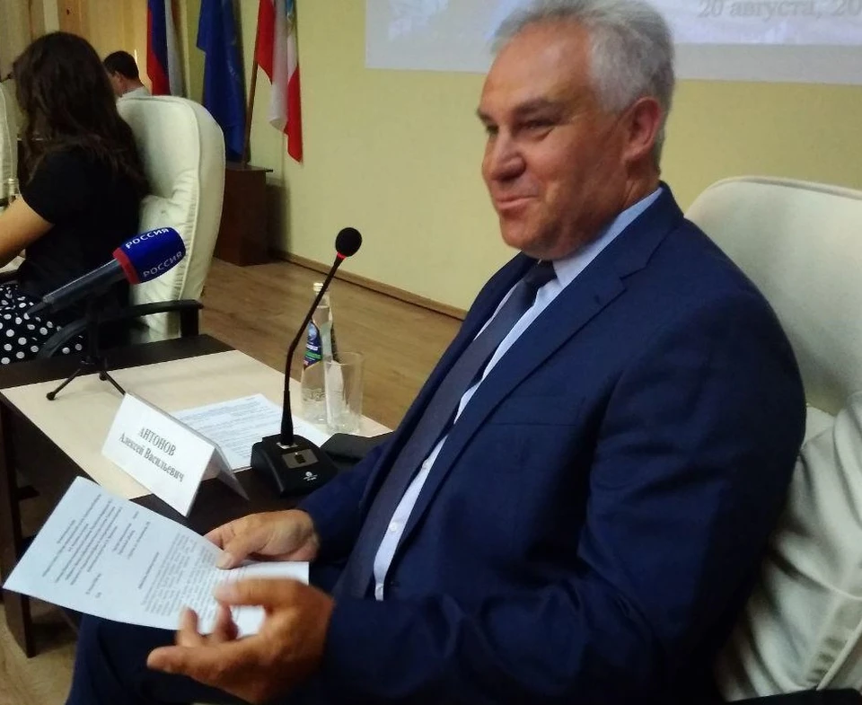 Алексей Антонов