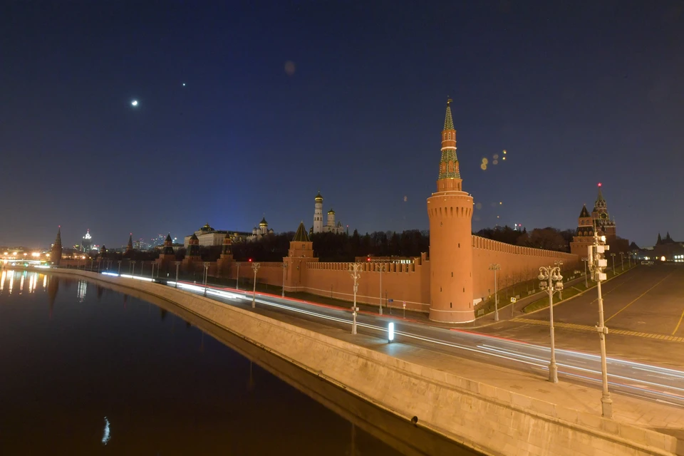 Кремль участвует в акции Час Земли с 2013 года по указу президента РФ Владимира Путина.