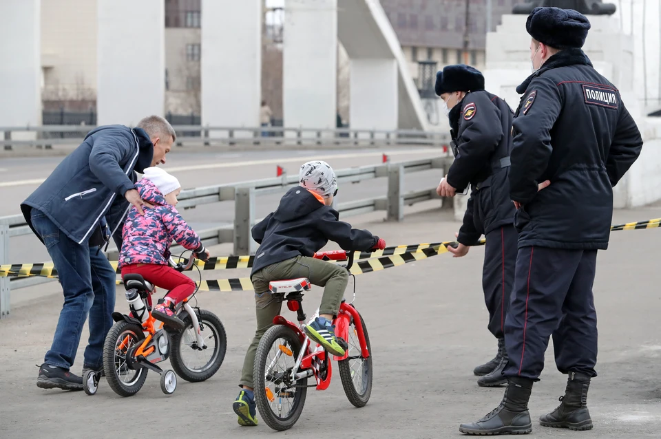 Москвичи проигнорировали карантин и отправились в парки в выходные. Фото: Сергей Карпухин/ТАСС