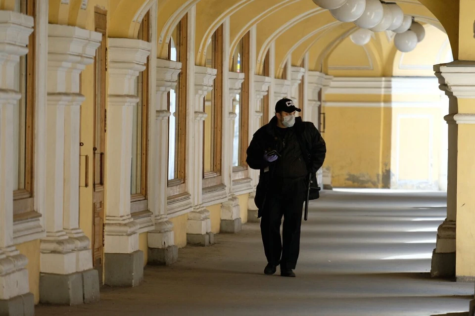 Режим самоизоляции в Санкт-Петербурге начнет действовать с 31 марта 2020 года и продлится до 12 апреля.