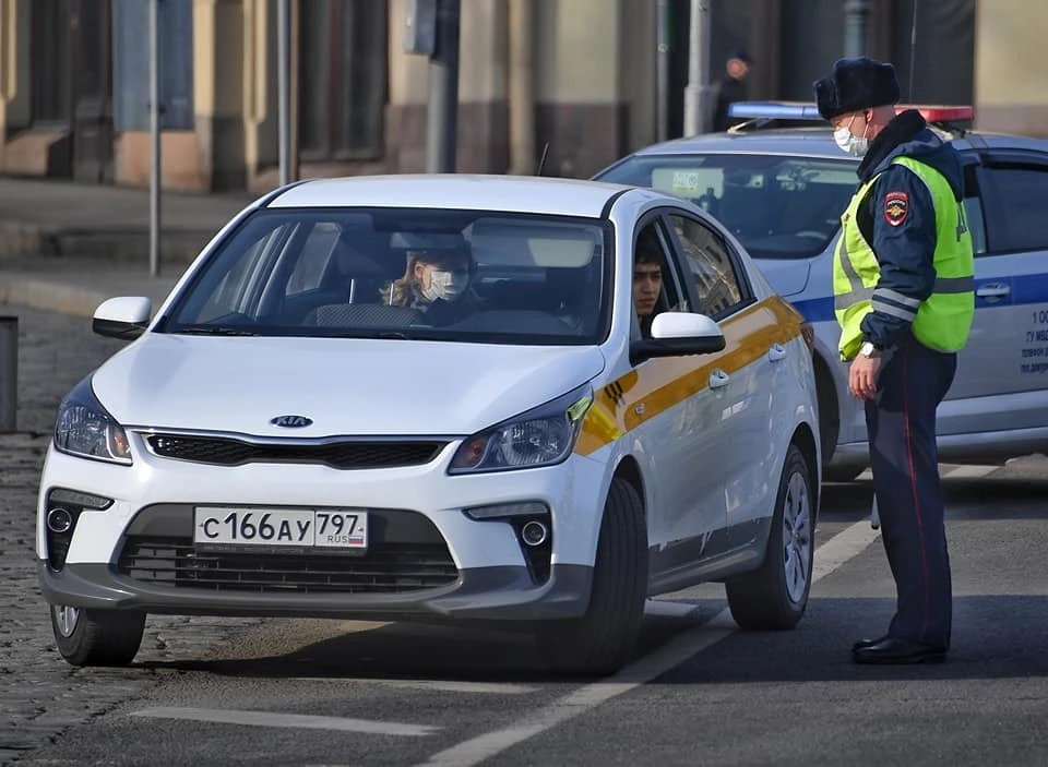 Таксистам оформить пропуск можно будет на сайте правительства Москвы