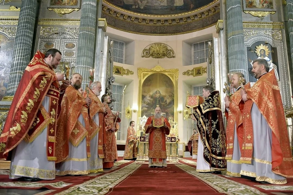 Пасхальное Евангелие прочитали на 11 языках. Фото: группа "Казанский кафедральный собор"