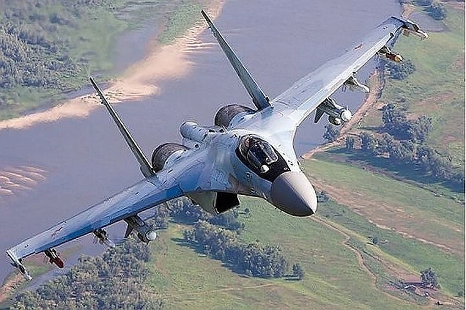 Российский самолет Су-35