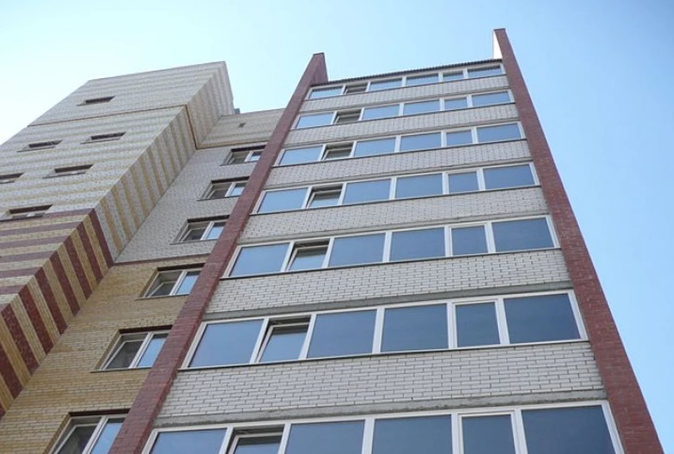 Ямальцам напомнили об опасности открытых окон для детей