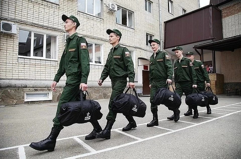 Командиры частей будут организовывать отправку отслуживших военнослужащих домой