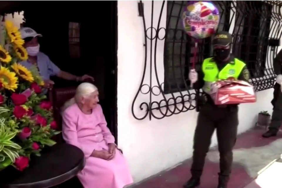 Колумбийские полицейские решили подарить настоящий праздник Фелис Саласар