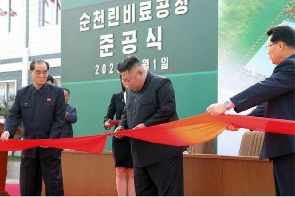 Лидер КНДР Ким Чен Ын на церемонии открытия Сунчхонского завода удобрений. Фото: Центральное телеграфное агентство Кореи (ЦТАК)