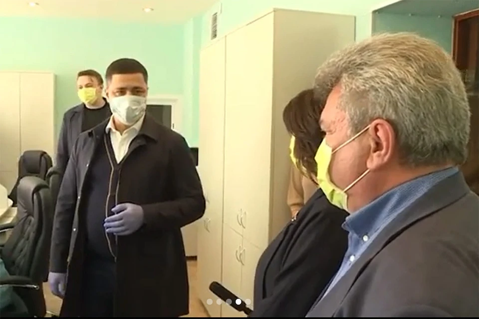 Визит губернатора Михаила Ведерникова на псковскую станцию скорой помощи 8 мая.