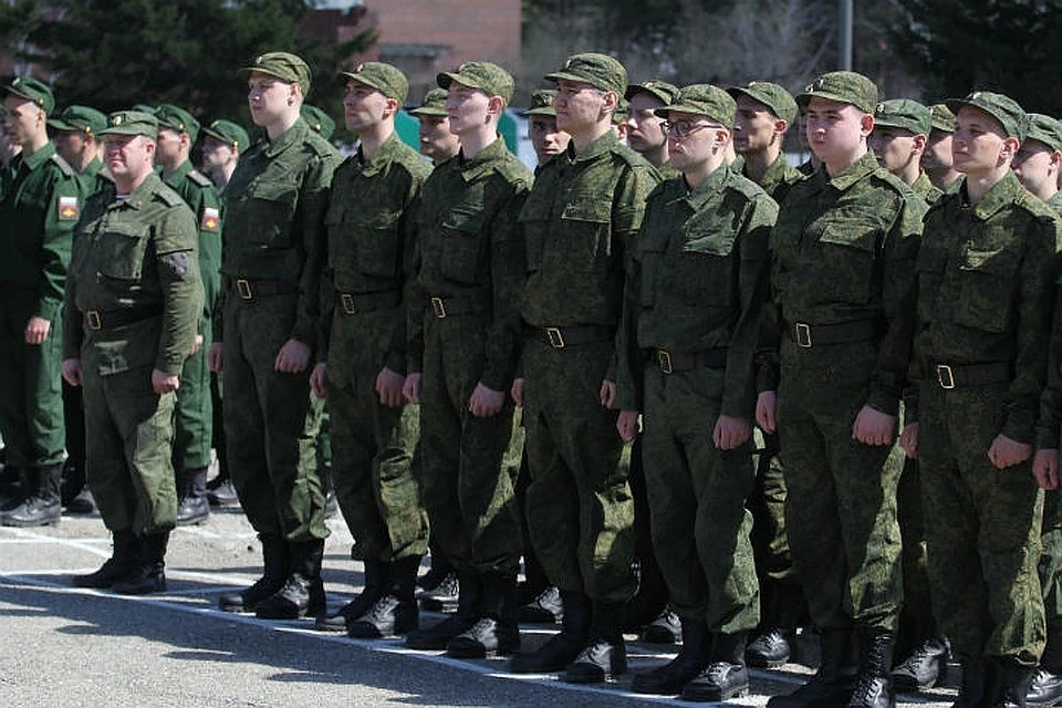 Коронавирус выявлен у 1 709 российских военнослужащих