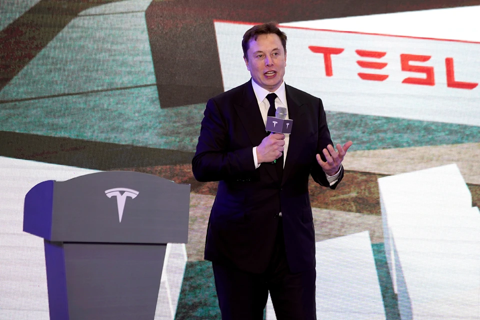 Илон Маск, хочет открыть свои заводы Tesla вопреки карантину