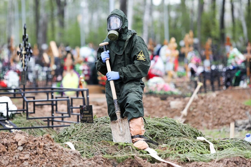 В статистику смертей от COVID-19 идут только случаи, на которые успел прийти положительный анализ ПЦР