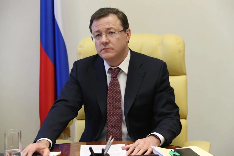 Дмитрий Азаров подписал постановление о смягчении ограничений