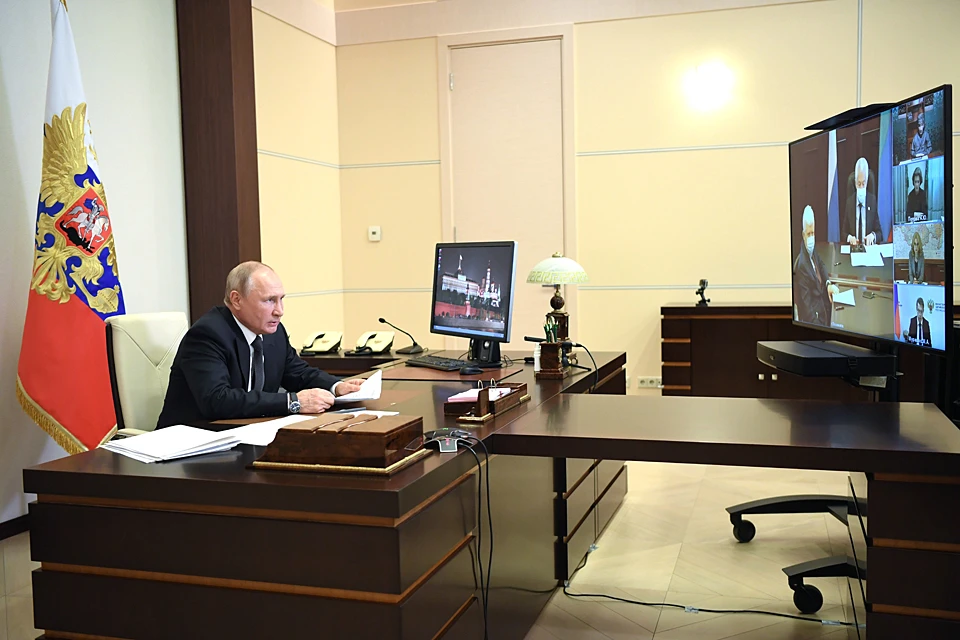 Чтобы разобраться с ситуацией, Владимир Путин в понедельник собрал совещание. Фото: Алексей Никольский/ТАСС