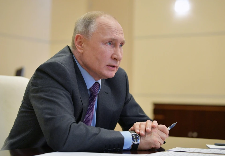 Владимир Путин провел совещание по соцвыплатам