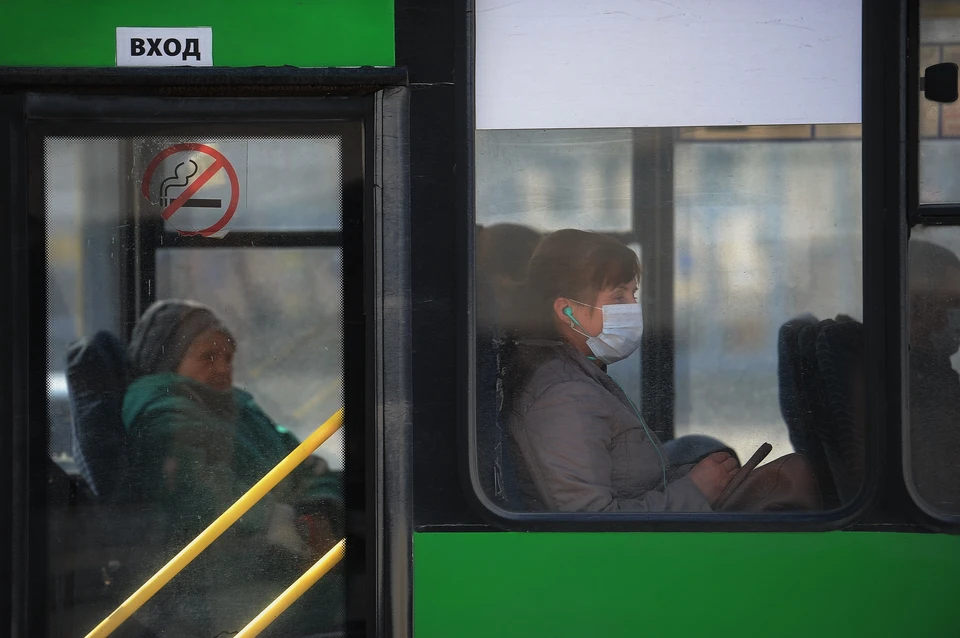 За нахождение в автобусе без маски сейчас могут оштрафовать на приличную сумму.