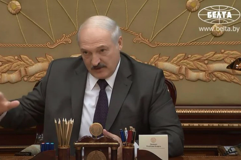 Александр Лукашенко: "Все должны ещё месяц потерпеть этот сложный период, пока «коронавирус уйдёт насовсем". Скриншот belta.by