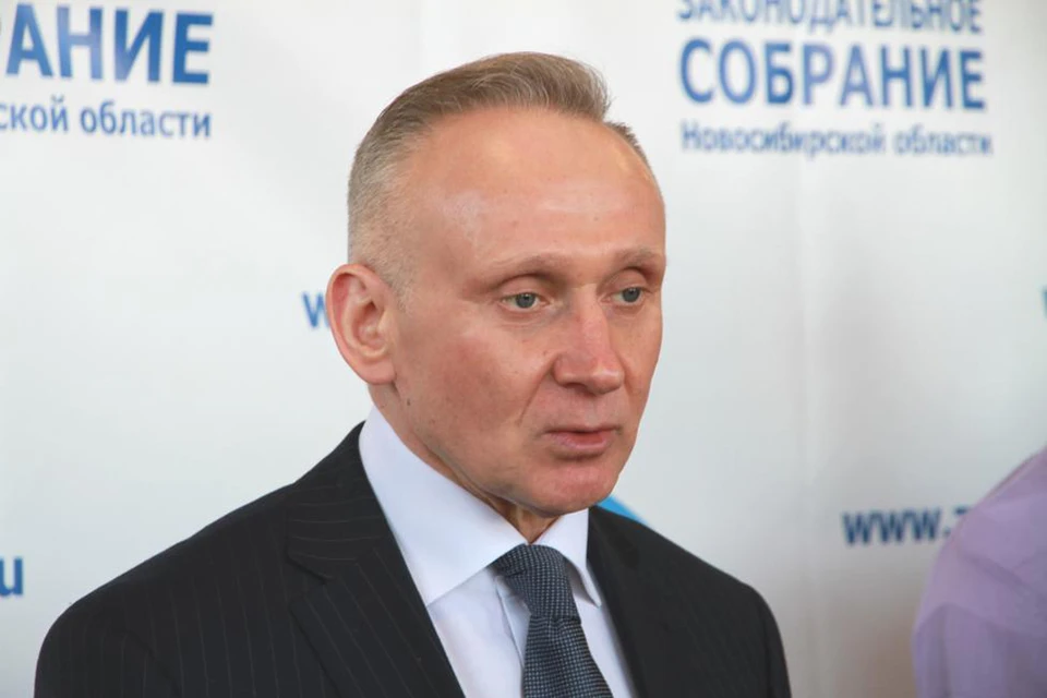 Андрей Панферов предложил включить в комплекс мер поддержки негосударственные образовательные учреждения.Фото: zsnso.ru