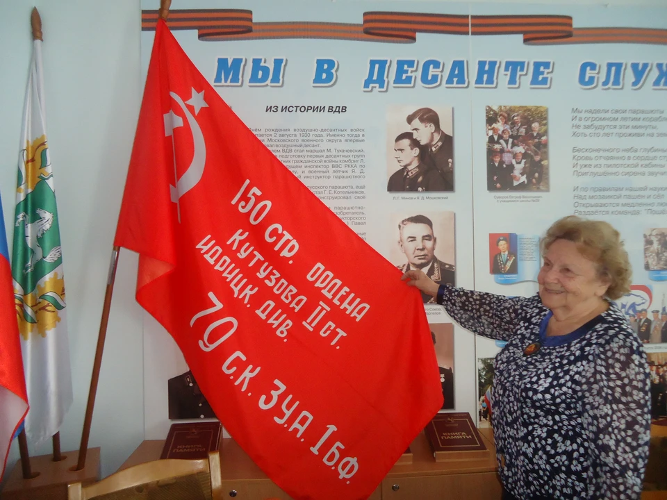 Под руководством Валентины Сухановой в школьном военно-историческом музее продолжается активная работа.