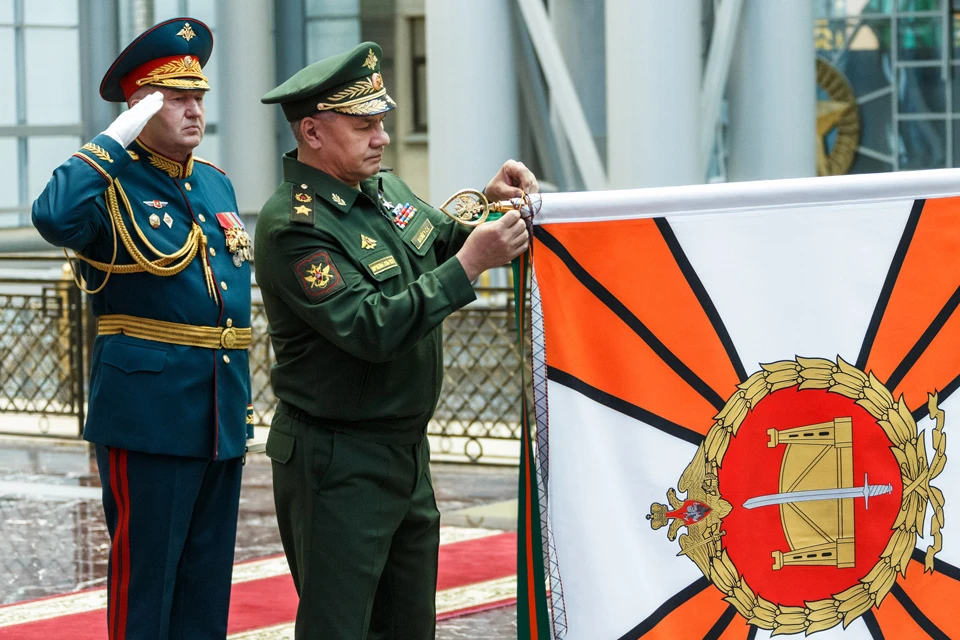 Сергей Шойгу вручил орден Суворова 58-й общевойсковой армии ЮВО.