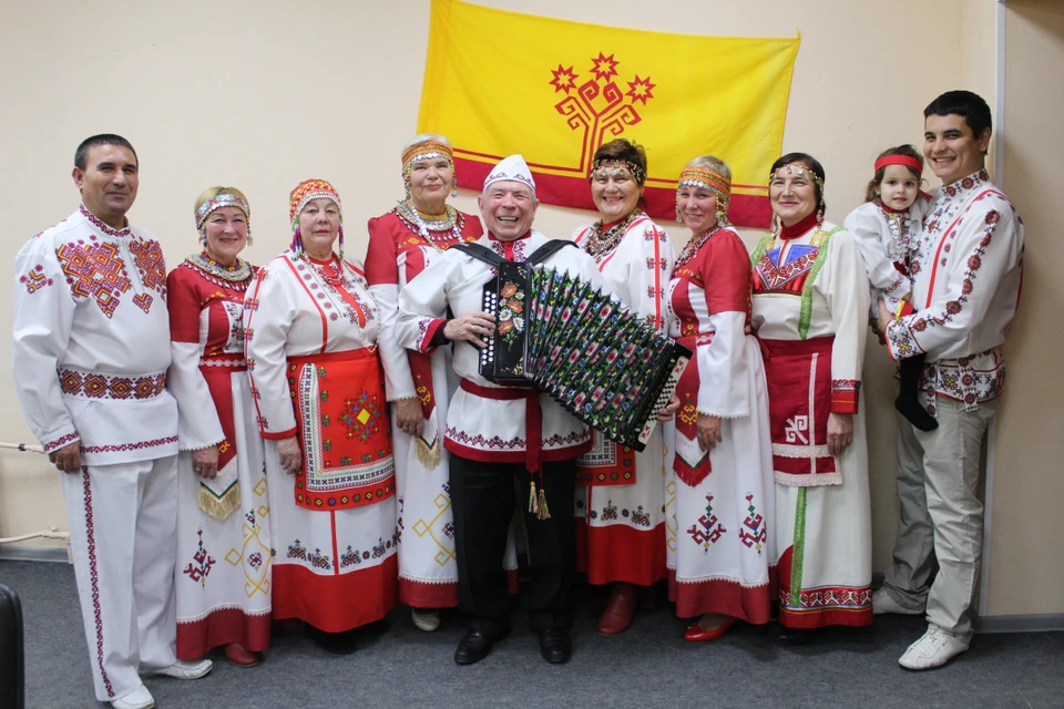 Лауреат I степени в номинации «Вокал» - чувашский фольклорный ансамбль «Юрату». Фото: vk.com/chuvashi_spb_i_lo.