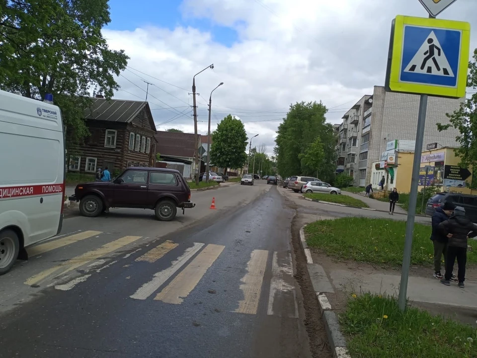 Пешеход попал под машину на переходе Фото: УГИБДД России по Тверской области