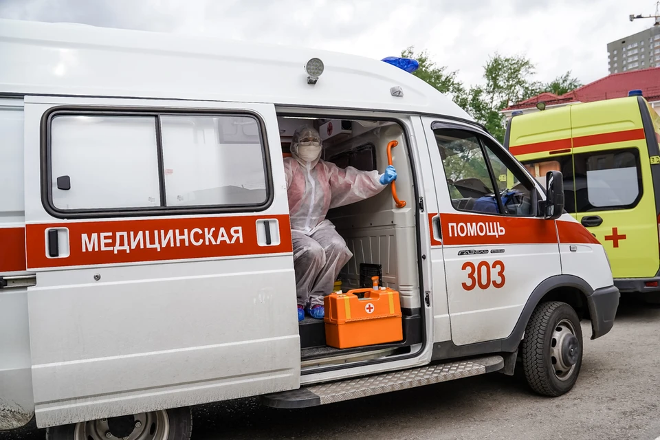 Медики тольяттинской скорой получили помощь от волонтеров