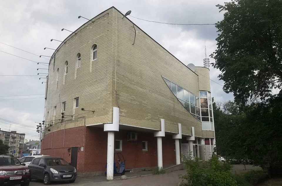 Храм переезжает в скандально известное здание.