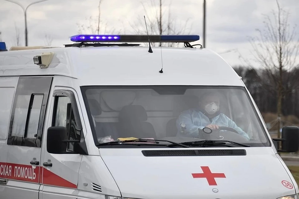 При подозрении на коронавирусную инфекцию необходимо сообщить об этом в скорую. Фото: Архив КП