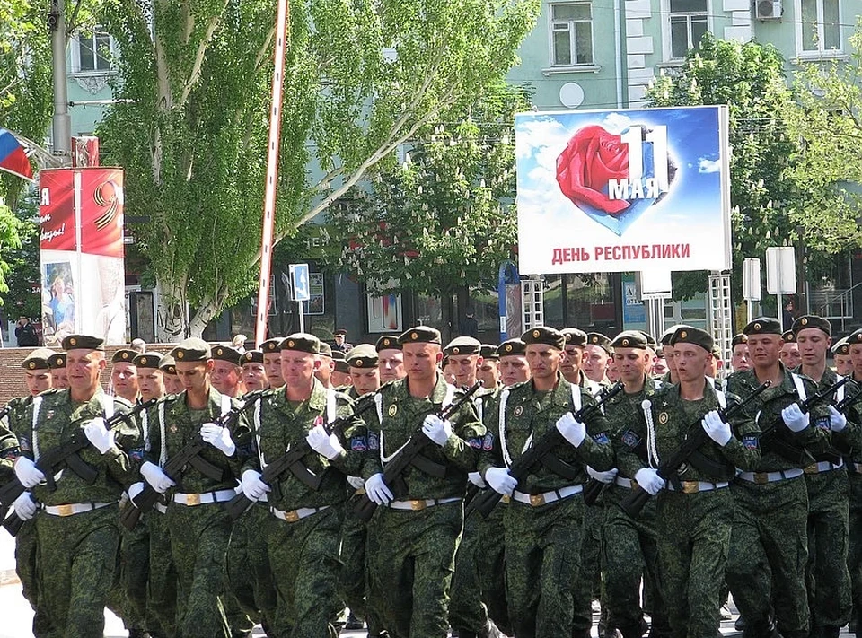 Участников будущего парада Победы в Донецке проверили на коронавирус