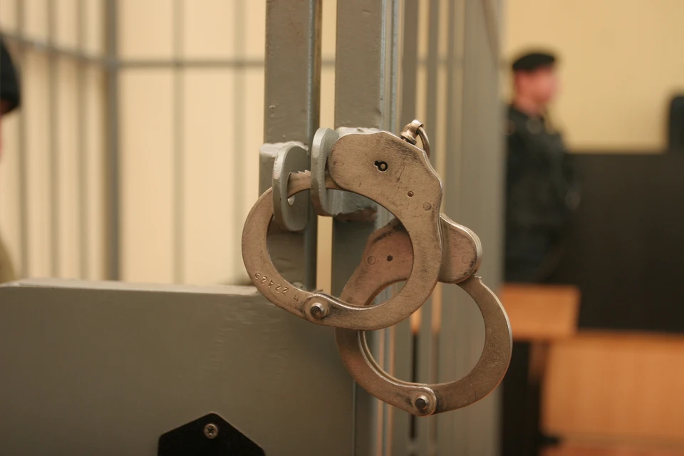 Сейчас решается вопрос о заключении под стражу подозреваемой.