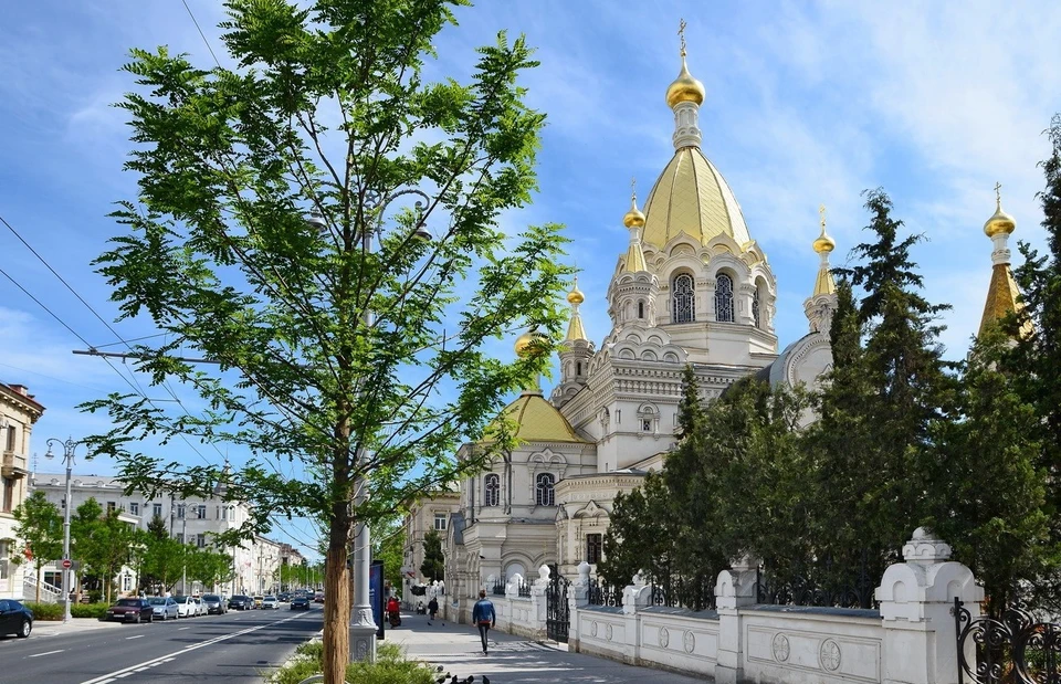 Большая морская улица в Севастополе.