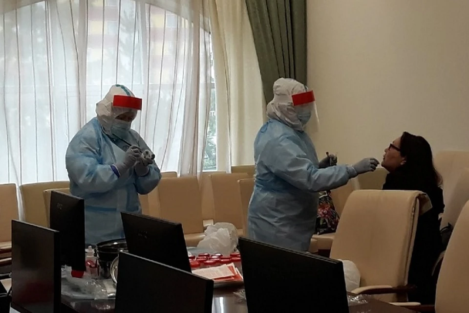 В Салехарде волонтёры проходят тестирование на COVID-19 Фото: salekhard.org