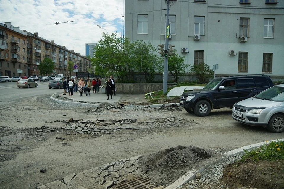 Екатеринбуржец отсудил у коммунальщиков 387 тысяч за яму на дороге
